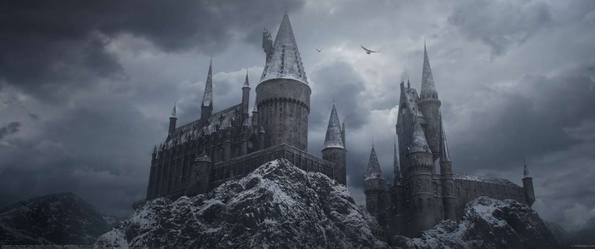 Hogwarts in the Snow ultrawide achtergrond